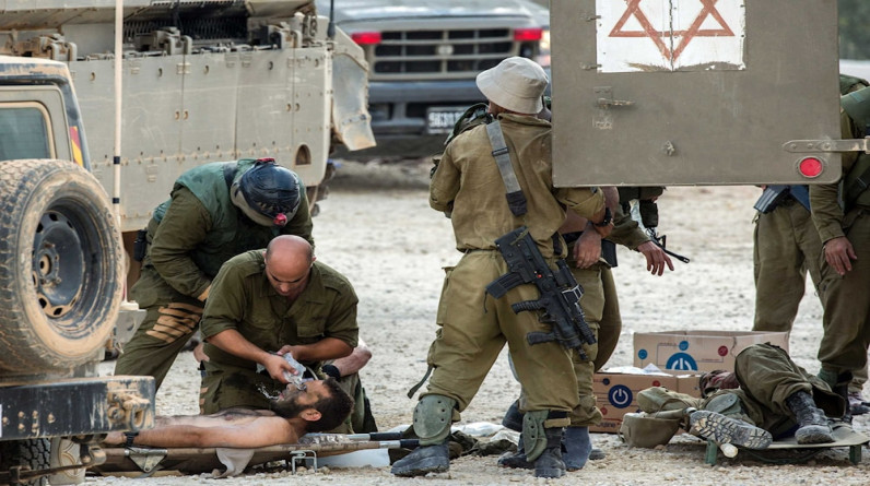 جيش الاحتلال: مقتل جندي وإصابة ثلاثة آخرين بجروح خطيرة في غزة